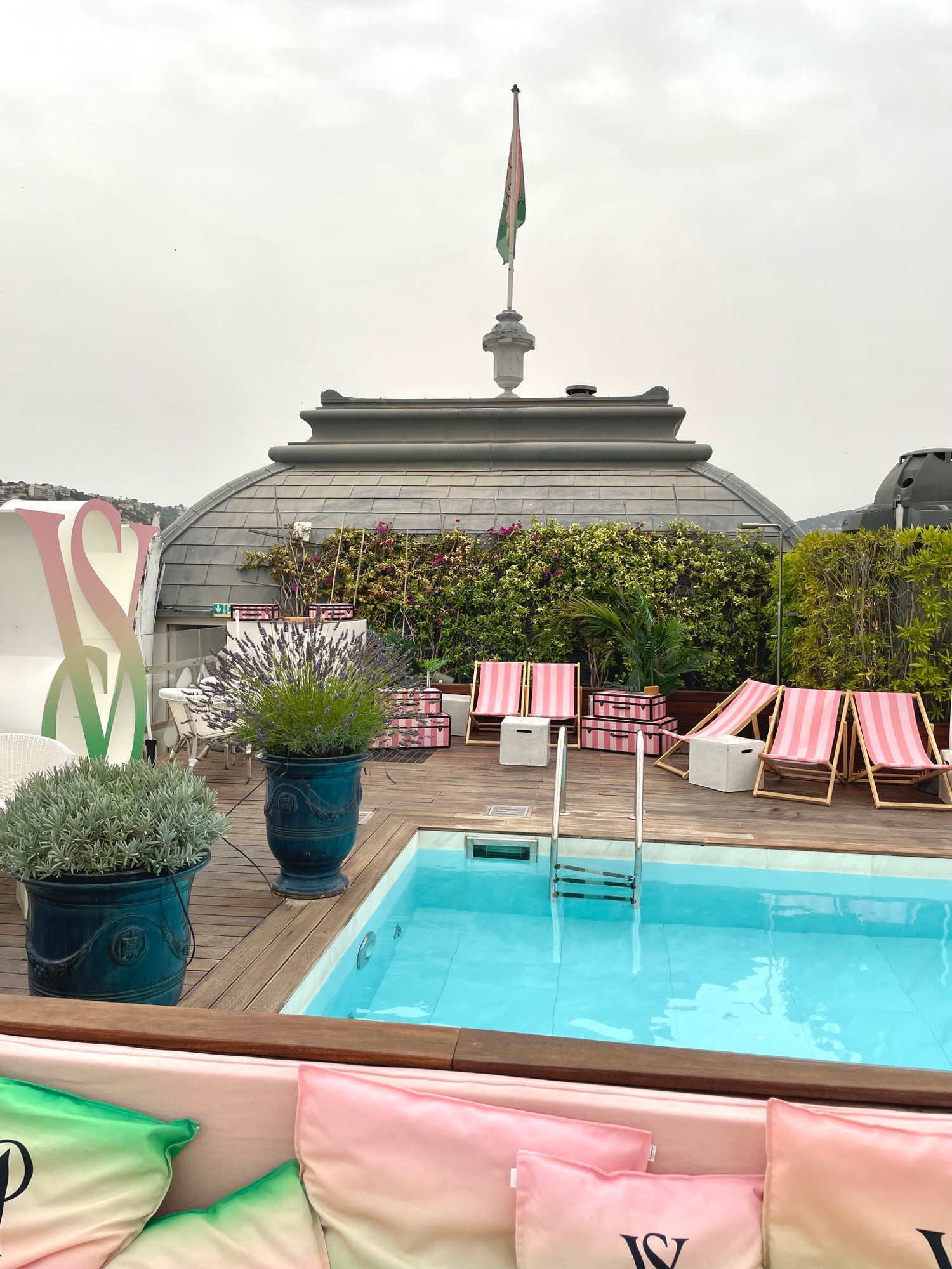 Incentive Nizza - Poolansicht